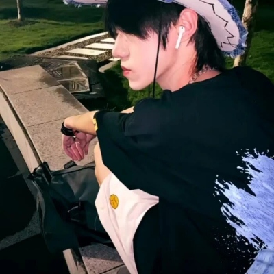 快手双击10个免费,快手赞自助下单免费,快手做任务软件接,2万快手粉丝号30元